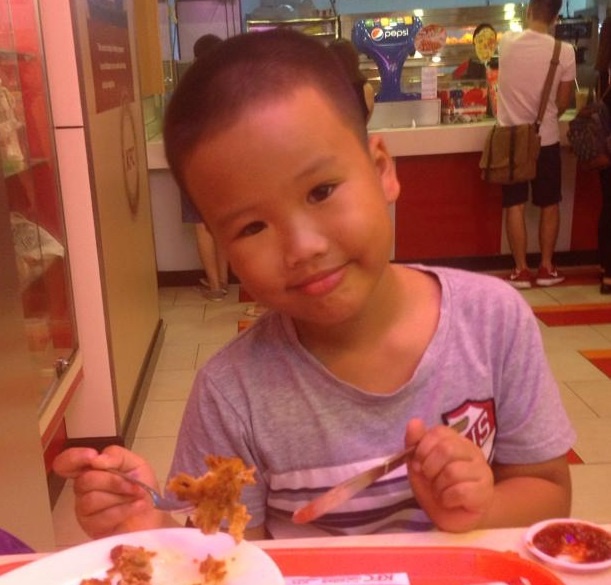 cau be xin loi khi tong phai taxi anh 2