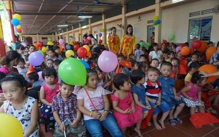 Loi giai viec mat can doi co cau giao vien tai Nghe An hinh anh