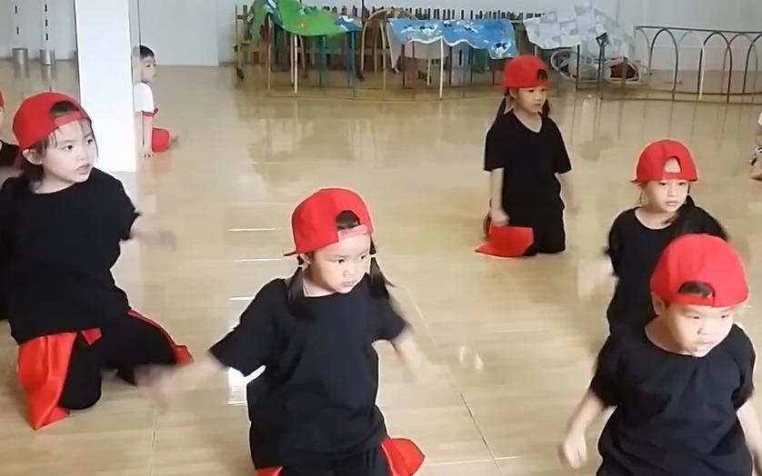 Clip nhay cua cac be mam non hinh anh