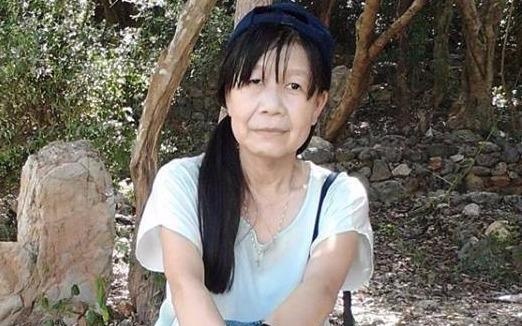 Tam su buon cua co gai 21 tuoi mang guong mat ba cu hinh anh