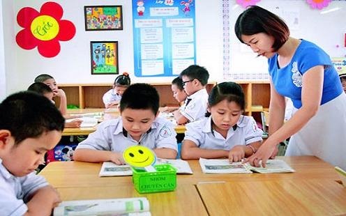 Phu huynh lo ngai khi truong chat luong cao tang hoc phi hinh anh