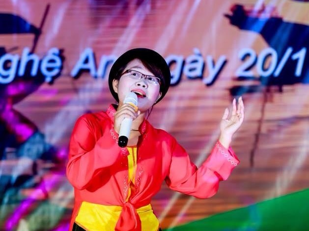 cô giáo sáng tác dân ca bằng tiếng Anh ảnh 2 co giao sang tac dan ca bang tieng Anh anh 2