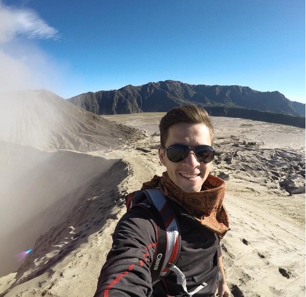 Chang Tay ban hoa qua o Hoi An anh 5