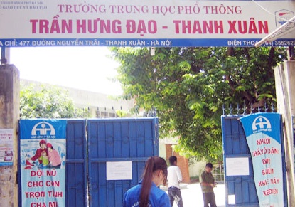 Bat hoc sinh toi truong dip Tet Duong lich hinh anh