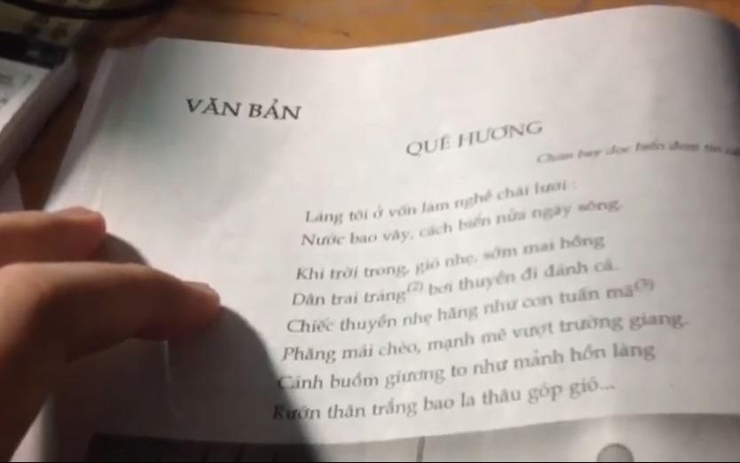 Clip doc rap theo loi bai tho Que Huong hinh anh