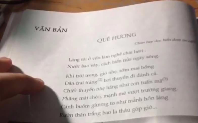 Clip doc rap theo loi bai tho 'Que huong' hinh anh