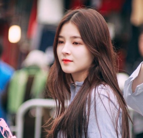 co gai bat ngo noi tieng mang anh 7