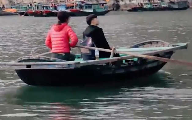 Clip cover Di de tro ve hinh anh