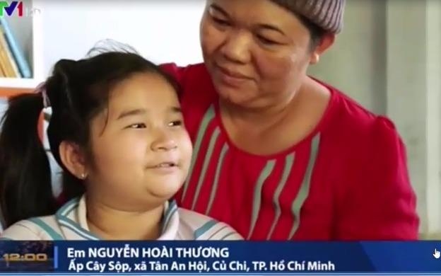 Clip cam phuc nghi luc cua co be khong chan, khong tay hinh anh