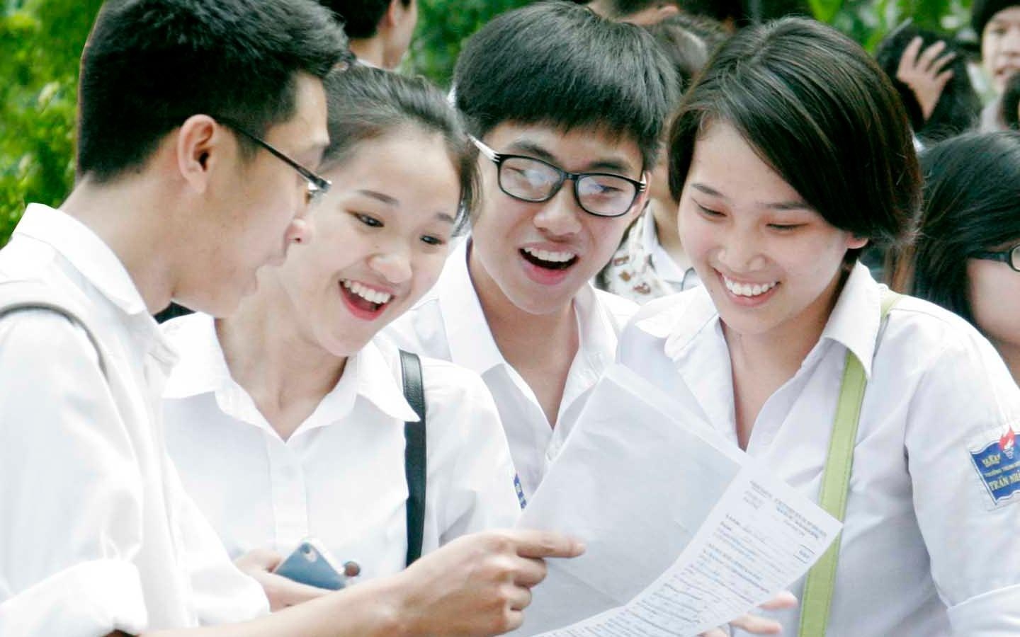 Ha Noi va TP.HCM dieu chinh lich thi tuyen sinh vao lop 10 hinh anh