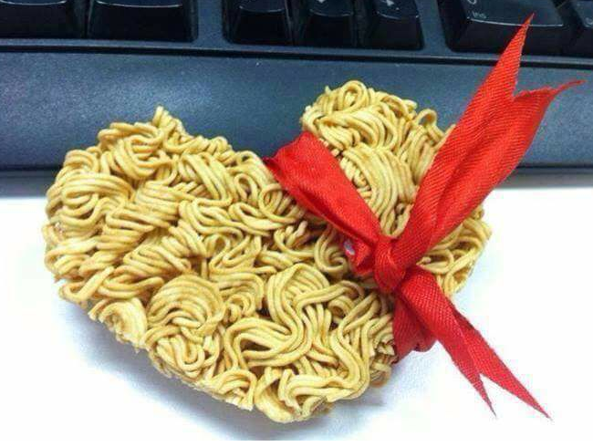 Loat anh hai huoc duoc dan mang chia se hau Valentine hinh anh