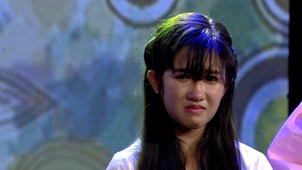 cô bé nuôi mẹ tâm thần ảnh 1 co be nuoi me tam than anh 1