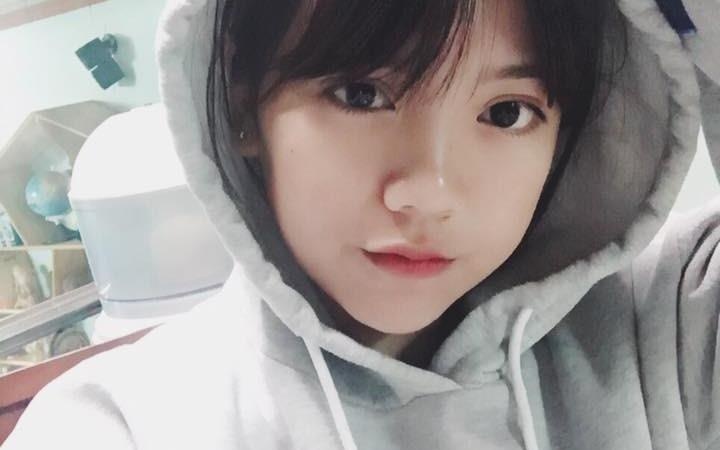 Nu sinh 17 tuoi noi tieng voi kha nang doc rap va tu sang tac hinh anh