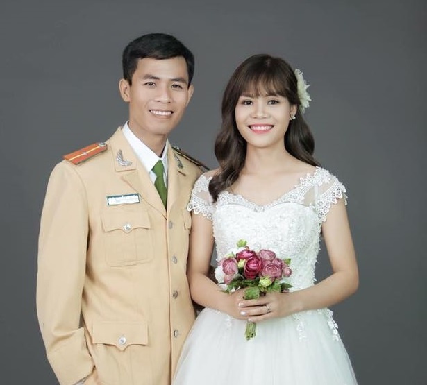 thiếu úy CSGT dũng cảm cứu người ảnh 2 thieu uy CSGT dung cam cuu nguoi anh 2