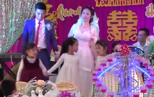 cô giáo mầm non múa trong đám cưới ảnh 3 co giao mam non mua trong dam cuoi anh 3