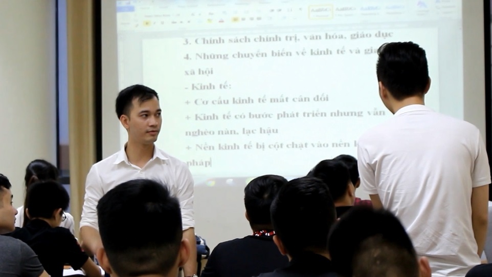 thầy giáo mở lớp học miễn phí ảnh 1 thay giao mo lop hoc mien phi anh 1