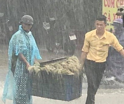 co gai kiem tien mua chan gia chu y anh 8