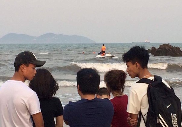 Nhung cai chet thuong tam va canh bao hoc sinh du lich, chup ky yeu hinh anh
