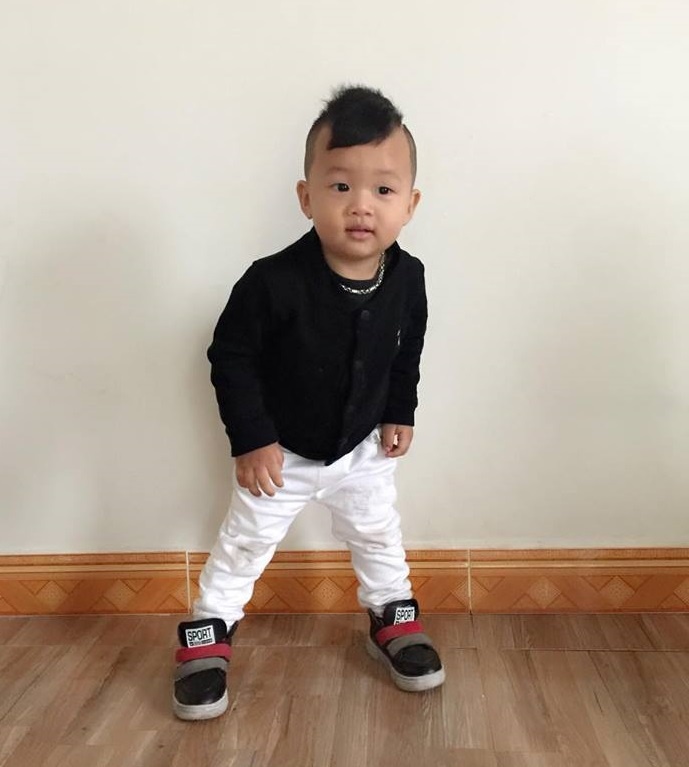 cau be 2 tuoi doc chu anh 2