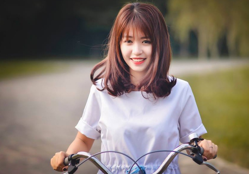 Hot girl Man Tien xuat hien xinh dep tren bao Nhat hinh anh