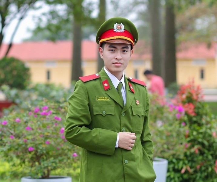 14 hoc vien noi bat nhat Cao dang canh sat anh 8