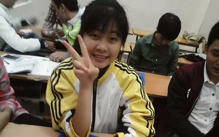 Nu thu khoa 30 diem vua di hoc vua rua bat thue hinh anh