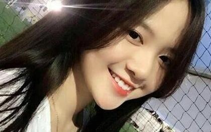 Dan mang tim kiem co gai Sai Gon co nu cuoi toa nang o san bong hinh anh