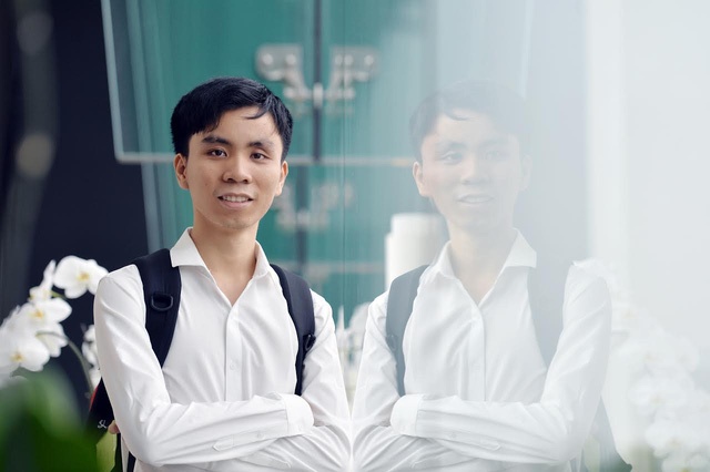 chang trai tim ra lo hong Facebook anh 1