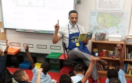 Trang phuc hai huoc tao cam hung cho hoc sinh cua giao vien the gioi hinh anh