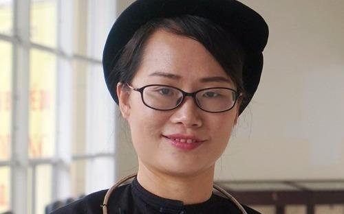 Co giao thap sang tinh yeu am nhac voi hoc sinh dan toc hinh anh