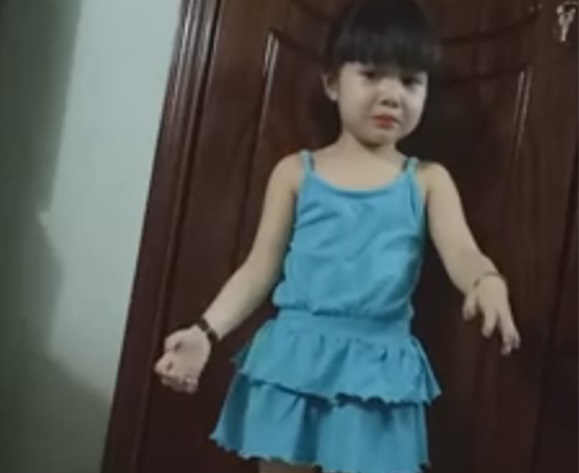 co be xin loi dang yeu khi bi me mang anh 1