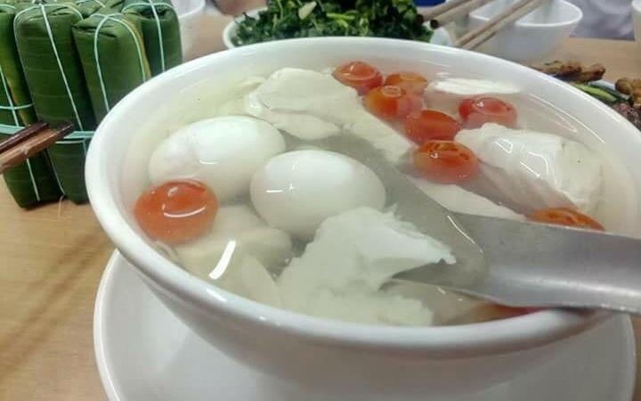 Mon canh trung dau phu 'duong ai nay di' cua co gai moi ve nha chong hinh anh