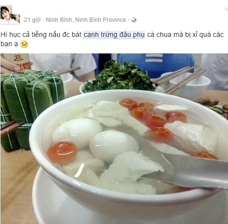 co gai nau canh trung dau ca chua anh 1