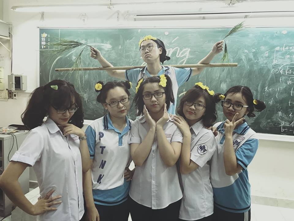 học sinh cấp 3 làm nhái MV Signal ảnh 3 hoc sinh cap 3 lam nhai MV Signal anh 3