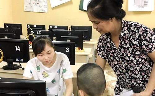 Ha Noi tuyen sinh truc tuyen: Khong can den truong hinh anh