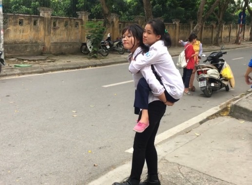 hinh anh cam dong trong ky thi THPT quoc gia 2017 anh 2