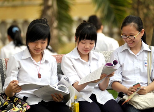 Phu huynh Hai Phong buc xuc voi mon thi tong hop vao lop 10 hinh anh