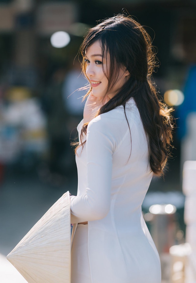 thieu nu ben ganh bun rong anh 4