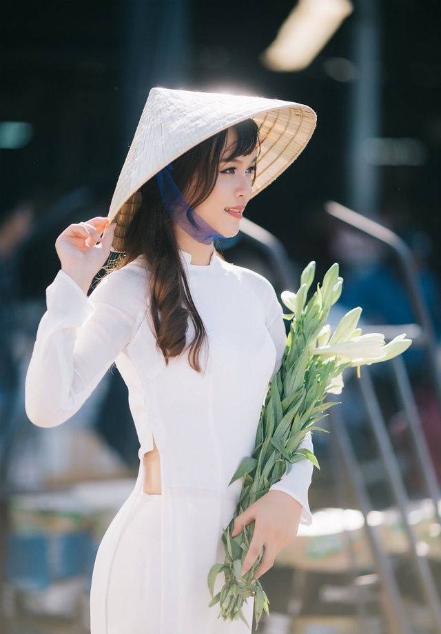 thieu nu ben ganh bun rong anh 7