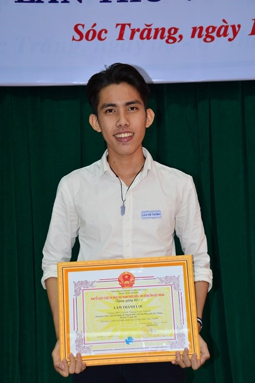 Nam sinh tuyển thẳng đại học ảnh 2 Nam sinh tuyen thang dai hoc anh 2