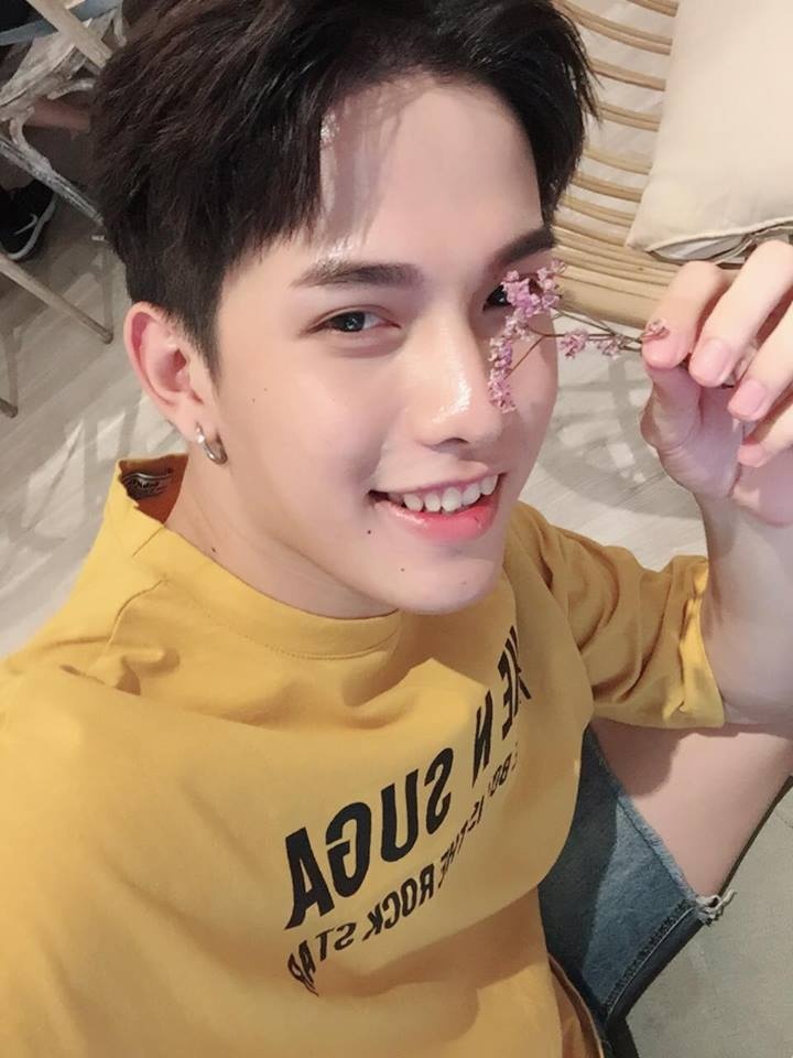 anh chàng bị nghi dao kéo vì quá đẹp trai ảnh 5 anh chang bi nghi dao keo vi qua dep trai anh 5