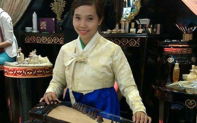 9X the hien bai 'Despacito' bang dan tranh hinh anh