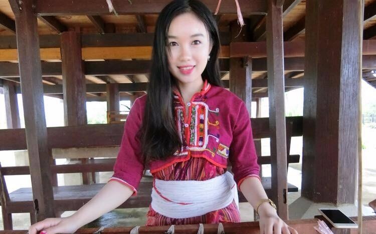 Thieu nu Lao xinh dep gioi tieng Viet, uoc mo lam bac si hinh anh