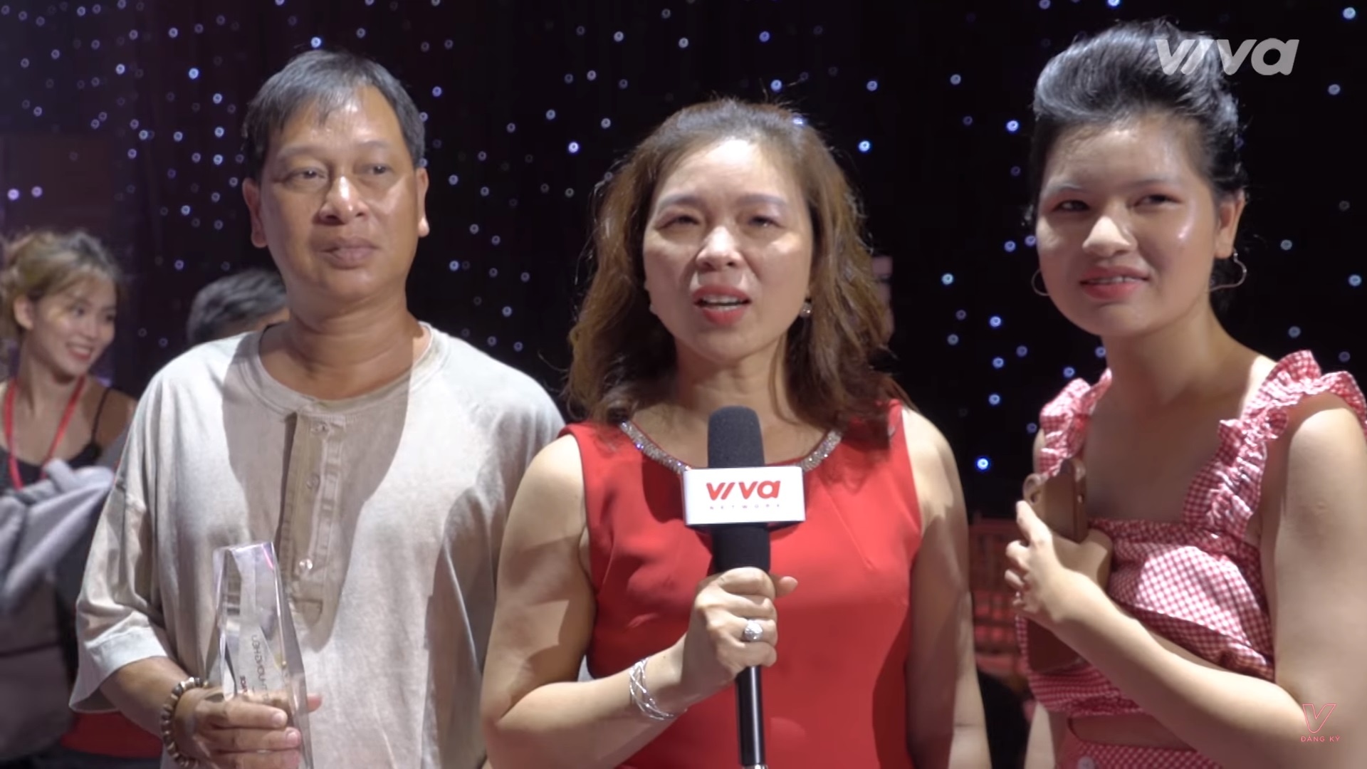 lộ diện nhan sắc em gái Tú Hảo ảnh 1 lo dien nhan sac em gai Tu Hao anh 1