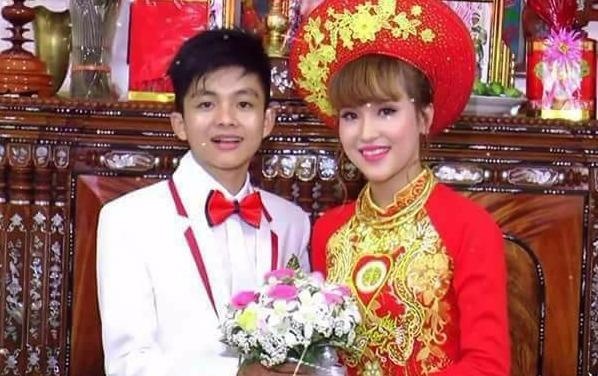 Chu re bi tung tin sinh nam 2000: Kho so vi tro hu cau tren mang hinh anh