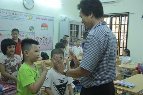 cau chuyen cua thay hieu truong anh 2