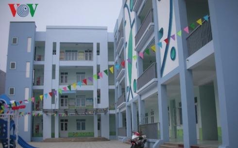 Ha Noi ap luc truong lop truoc nam hoc moi hinh anh