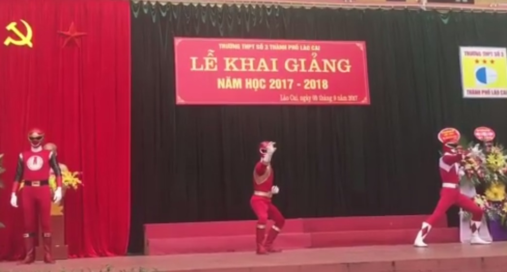 siêu nhân Gao xuất hiện trong lễ khai giảng ảnh 2 sieu nhan Gao xuat hien trong le khai giang anh 2