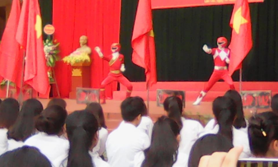 siêu nhân Gao xuất hiện trong lễ khai giảng ảnh 1 sieu nhan Gao xuat hien trong le khai giang anh 1
