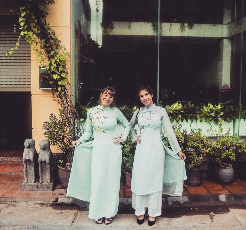 cô giáo Tây mặc áo dài ngày khai giảng ảnh 4 co giao Tay mac ao dai ngay khai giang anh 4